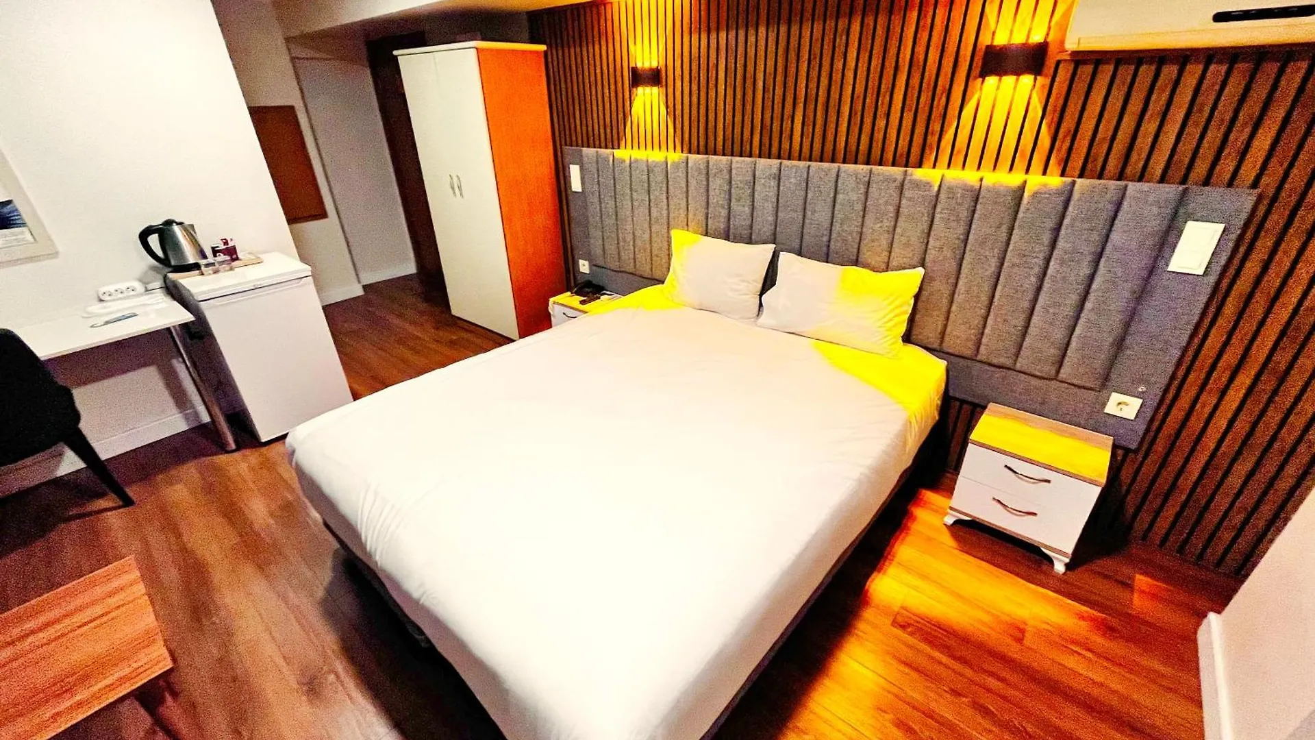 Naila Hotel Стамбул