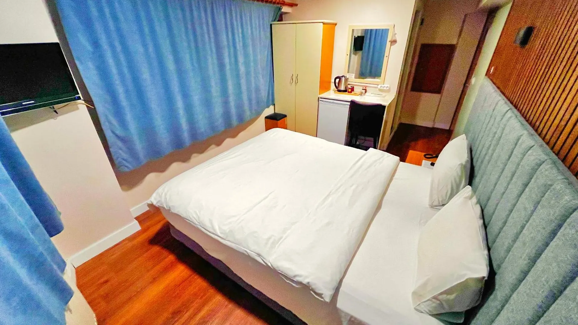 Naila Hotel Стамбул 2*,