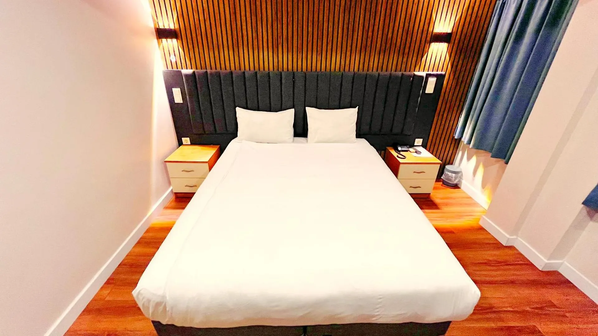 Naila Hotel Стамбул 2*,