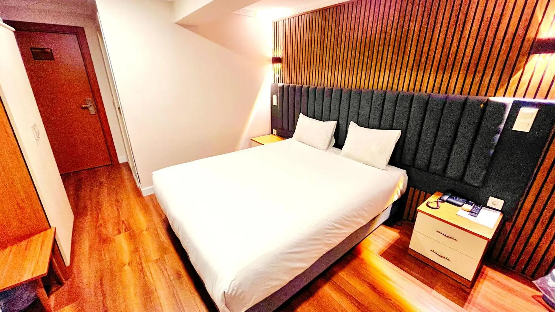 Naila Hotel Стамбул