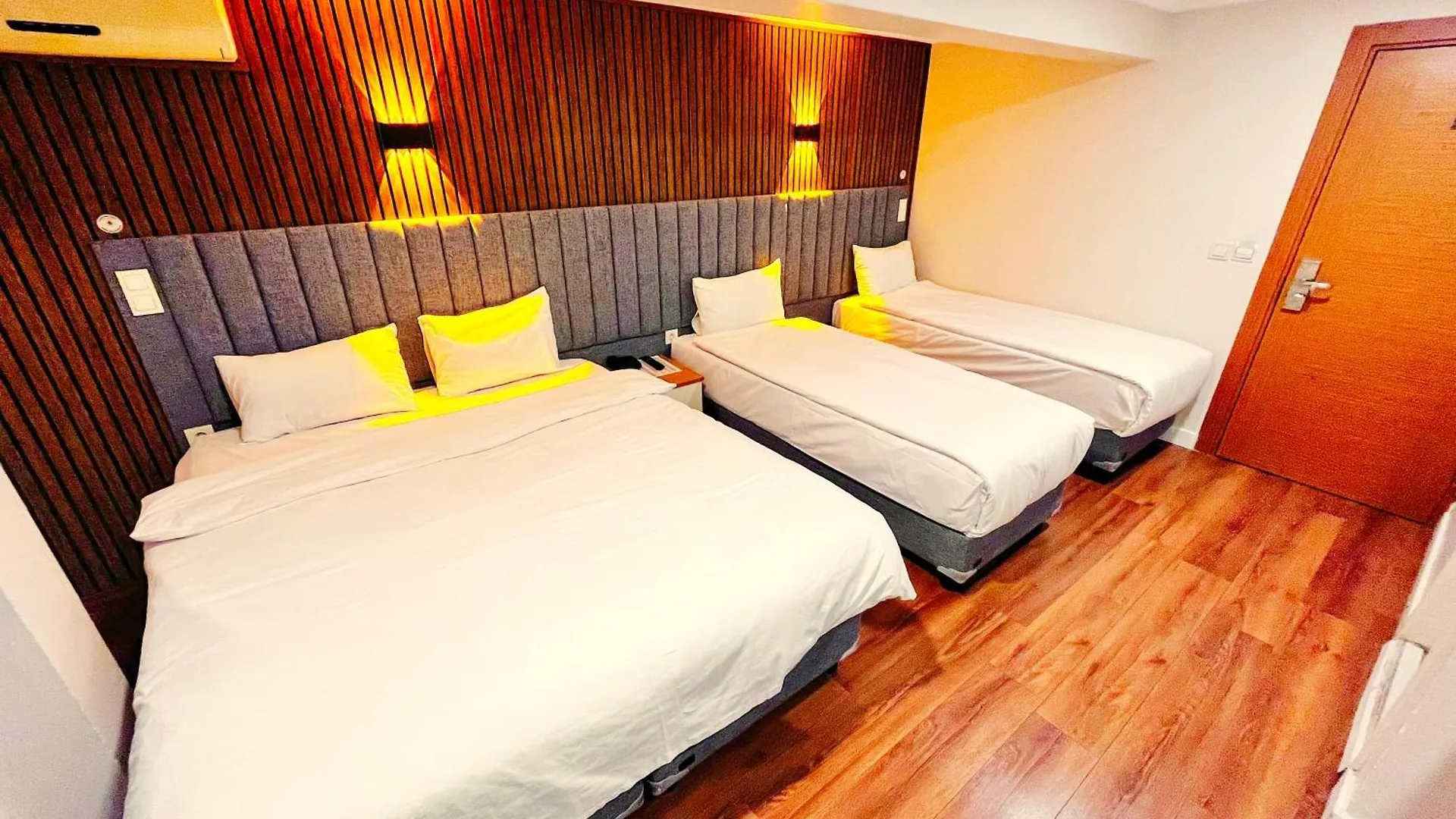 Naila Hotel Стамбул 2*,
